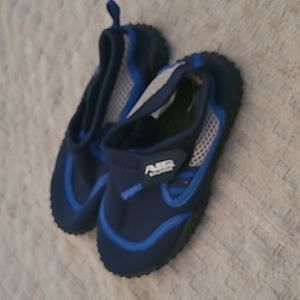 Water shoes